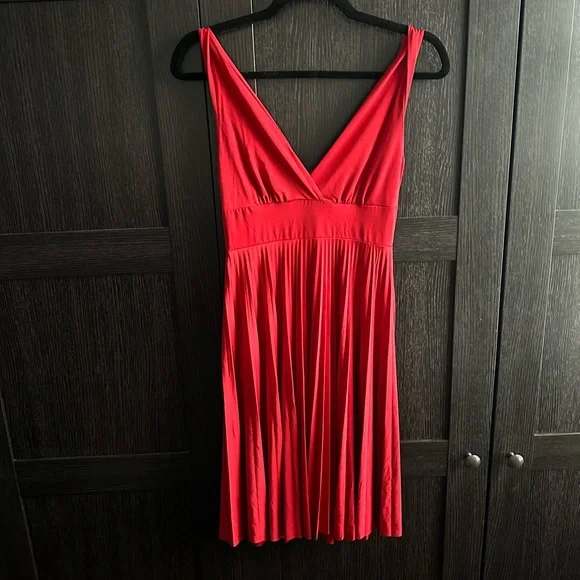 Vintage Y2K Red Pleated Dress - Picture 7 of 9